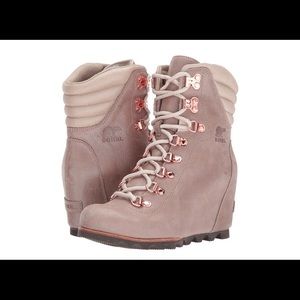 Sorel conquest wedge holiday boots size 7